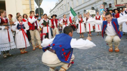 Międzynarodowy Festiwal Dziecięcych Zespołów Regionalnych "Święto Dzieci Gór" w Nowym Sączu. Fot. PAP/G. Momot