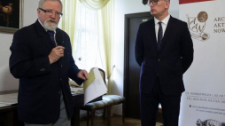 Dyrektor AAN Tadeusz Krawczak (L) i dyrektor WBH Sławomir Cenckiewicz podczas konferencji prasowej „Dokumenty polskich władz emigracyjnych z USA” w siedzibie Archiwum Akt Nowych w Warszawie. Fot. PAP/T. Gzell 