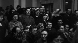 Strajk w Zakładach Przemysłu Bawełnianego im. Juliana Marchlewskiego w Łodzi. 10.02.1971. Fot. PAP/CAF/W. Rozmysłowicz 
