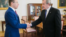 Wicepremier, minister kultury prof. Piotr Gliński (P) i dyrektor Narodowego Muzeum Techniki w Warszawie Piotr Mady. Fot. MKiDN/Danuta Matloch