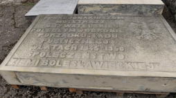 Tablice poświęcone funkcjonariuszom poległym w rejonie Bolesławca w latach 1945–50, które będą częścią ekspozycji w Muzeum Zimnej Wojny w Podborsku. Fot. PAP/M. Bielecki