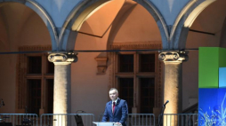 Prezydent RP Andrzej Duda przemawia podczas otwarcia 41. sesji Komitetu Światowego Dziedzictwa UNESCO na Zamku Królewskim na Wawelu. Fot. PAP/J. Bednarczyk 
