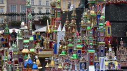 Szopki krakowskie zaprezentowane podczas 73. Konkursu Szopek Krakowskich . Fot. PAP/J. Bednarczyk
