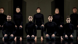 Aktorzy Teatru Pieśń Kozła prezentują w Teatrze Szekspirowskim w Gdańsku fragment spektaklu „Wyspa”, który zainauguruje 21. Festiwal Szekspirowski. Fot. PAP/A. Warżawa 