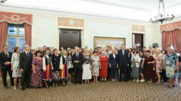 Zdjęcie pamiątkowe po spotkaniu szefa gabinetu prezydenta RP Adama Kwiatkowskiego z przedstawicielami Związku Polaków na Białorusi. Fot. PAP/L. Szymański 
