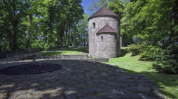 Kościół św. Mikołaja, romańska rotunda z XI w. w Cieszynie. Fot. PAP/J. Ochoński 