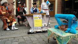 Międzynarodowy Festiwal Artystów Ulicznych "BuskerBus". Fot. PAP/A. Hawałej