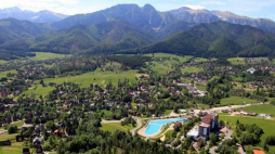 Widok na Tatry i Zakopane. Fot. PAP/G. Momot 