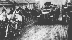 Wojska ZSRS zajmują wschodnie tereny Polski. 09.1939. Fot. PAP/CAF/Archiwum 
