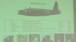 Od lewej: sierżant Jan Dorman (pilot), plutonowy Zdzisław Gwóźdź (drugi pilot), kapitan Maciej Socharski, plutonowy Henryk Sikorski (radiooperator), kapral Ludwik Karcz (strzelec pokładowy) i plutonowy Stanisław Pisarski (strzelec pokładowy) - załoga bombowca Vickers Wellington, zestrzelonego w maju 1941 r. Źródło: serwis wideo PAP