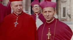 Nz. abp Antoni Baraniak (P), kard. Stefan Wyszyński (L). Źródło: Wikimedia Commons