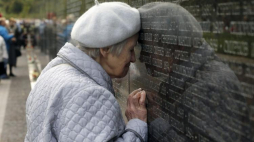 Pomnik ofiar represji stalinowskich odsłonięty na dawnym poligonie NKWD w Butowie pod Moskwą. 27.09.2017. Fot. PAP/EPA