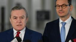 Wicepremier, minister kultury Piotr Gliński (L) oraz wicepremier, minister rozwoju i finansów Mateusz Morawiecki. Fot. PAP/B. Zborowski 