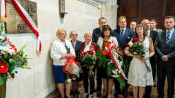 Uroczystość odsłonięcia tablicy pamiątkowej "Kobiety internowane. Gołdap 1982” w Sanktuarium NMP Gwiazdy Nowej Ewangelizacji i św. Jana Pawła II w Toruniu. Fot. PAP/T. Żmijewski 