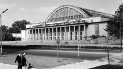 08.1965. Łódź. Hala Sportowa Miejskiego Ośrodka Sportu i Rekreacji nazywana Pałacem Sportu. Fot. PAP/W. Rozmysłowicz 