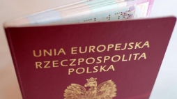 Paszport. Fot. PAP/D. Delmanowicz