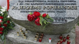 Drugi dzień obchodów 70. rocznicy urodzin błogosławionego ks. Jerzego Popiełuszki przed domem rodzinnym Popiełuszków w Okopach koło Suchowoli. Fot. PAP/A. Reszko 