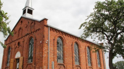 Kościół ewangelicko-augsburski w Wiączeminie Polskim, wokół którego powstaje Skansen Osadnictwa Olenderskiego. Źródło: Muzeum Mazowieckie w Płocku