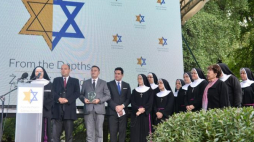 Siostry franciszkanki z Klasztoru Maryi podczas uroczystości wręczenia odznaczeń Fundacji From the Depths, im. Antoniny i Jana Żabińskich  Fot. PAP/M. Kmieciński 