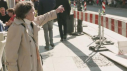 Powstańczy adres ’44: skrzyżowanie ul. Nowy Świat i ul. Foksal. Źródło: Serwis wideo PAP