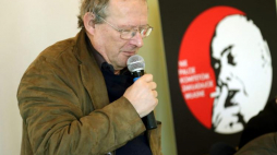 Redaktor naczelny "Gazety Wyborczej" Adam Michnik podczas konferencji "Polskie dylematy". Fot. PAP/T. Gzell