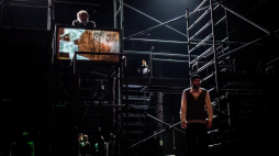 Próba spektaklu „Fabryka muchołapek" w łódzkim Teatrze Nowym. Fot. PAP/G. Michałowski 