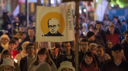 Marsz Wszystkich Świętych. Fot. PAP/M. Kulczyński