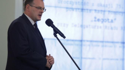 Szef Urzędu do Spraw Kombatantów i Osób Represjonowanych Jan Józef Kasprzyk podczas uroczystości, jaka odbyła się, 11 bm. w Pałacu Prezydenckim z okazji 75. rocznicy powstania Rady Pomocy Żydom "Żegota". Fot. PAP/T. Gzell