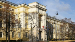 Gmach Kancelarii Prezesa Rady Ministrów w Alejach Ujazdowskich w Warszawie. Fot. PAP/P. Supernak