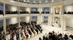 Zwierzchnik Kościoła Ewangelicko-Augsburskiego w RP biskup Jerzy Samiec, podczas nabożeństwa jubileuszowego, w 500-lecie reformacji, w kościele ewangelicko-augsburskim Św. Trójcy w Warszawie. Fot. PAP/P. Supernak