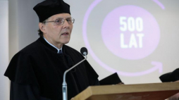  Ks. prof. Michael Meyer-Blanck z wydziału teologii ewangelickiej Uniwersytetu w Bonn podczas konferencji naukowej "500 lat reformacji-tradycja, dziedzictwo, teraźniejszość". Fot. PAP/R. Guz