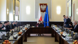 Premier Beata Szydło (C) oraz członkowie Rady Ministrów przed posiedzeniem rządu. Warszawa, 17.10.2017. Fot. PAP/J. Kamiński