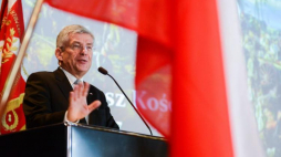 Marszałek Senatu RP Stanisław Karczewski podczas spotkania z Polonią w Solurze. Fot. PAP/J. Kamiński