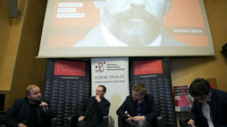 Dr Łukasz Jasina, ks. prof. Jacka Grzybowski, dr Karol Samsel  podczas debaty w Muzeum Powstania Warszawskiego w ramach  Warszawskiego Festiwalu Conradowskiego. Fot. Danuta Matloch. Źródło: MKiDN