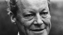 Willy Brandt - twórca sukcesów SPD, orędownik pojednania z Polską. Fot. PAP/CAF/Archiwum