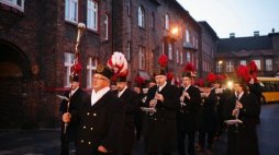 Przemarsz orkiestry górniczej z okazji Barbórki. Fot. PAP/R. Guz