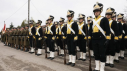 Obchody 187. rocznicy Powstania Listopadowego - uroczystość pod Pomnikiem Bitwy pod Olszynką Grochowską. Fot. PAP/P. Supernak