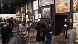 Zwiedzający wystawę "Dziedzictwo" w Muzeum Narodowym w Krakowie. Fot. PAP/J. Bednarczyk