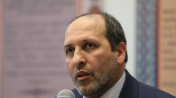 Przewodniczący Rady Naczelnej Ligi Muzułmańskiej Imam Youssef Chadid podczas konferencji prasowej w związku z nocnym atakiem na Ośrodek Kultury Muzułmańskiej w Warszawie. Fot. PAP/R. Guz