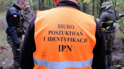 Członkowie zespołu Biura Poszukiwań i Identyfikacji Instytutu Pamięci Narodowej. Fot. PAP/D. Delmanowicz