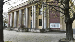 Muzeum PRL-u w budynku dawnego kina "Światowid" w krakowskiej Nowej Hucie. Fot. PAP/J. Bednarczyk