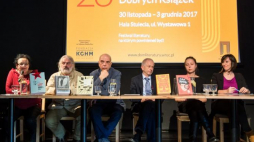 Od lewej Anna Morawiecka, Christos Mandzios, Paweł Jarodzki, Marcin Cieński, Marta Kiewel Agata Matkowska podczas konferencji nt. książek nominowanych w Konkursie Pióro Fredry 2017. Fot. PAP/M. Kulczyński
