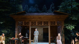Próba dla mediów spektaklu "Wujaszek Wania" w Teatrze Polskim w Warszawie - od lewej: Dariusz Chojnacki, Szymon Kuśmider, Andrzej Seweryn, Marta Kurzak, Magdalena Różczka. Fot. PAP/M. Kmieciński
