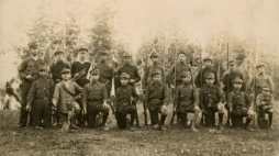 1. Męska Drużyna Harcerska im. Adama Żeromskiego. Sejny. 1923 r. Źródło: BN Polona 