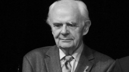 Prof. Jerzy Kłoczowski. Fot. PAP/R. Pietruszka