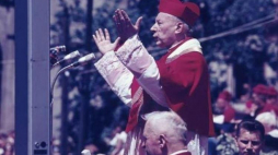 Kard. Stefan Wyszyński podczas uroczystości Tysiąclecia Chrztu Polski. Fot. PAP/ A. Kossobudzki Orłowski