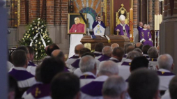 Uroczystości pogrzebowe biskupa Stanisława Kędziory Fot. PAP/R. Pietruszka