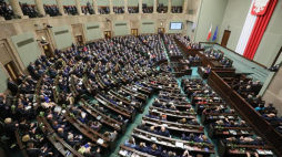 Widok na salę obrad Sejmu podczas posiedzenia Zgromadzenia Narodowego zwołanego z okazji 150. rocznicy urodzin marszałka Józefa Piłsudskiego. Fot. PAP/P. Supernak