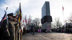Uroczystości przed pomnikiem Powstańców Wielkopolskich w Poznaniu. Fot. PAP/M. Zakrzewski