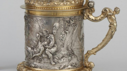 Kufel ze scenami z przypowieści o miłosiernym Samarytaninie, Conrad Jacob Keseberg, Gdańsk. 1695–1699. Źródło: Zamek Królewski w Warszawie - Muzeum